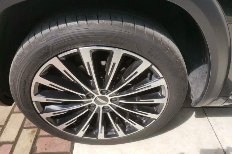 Used Geely Auto Monjaro L 2025 Dongfang Yao 2.0TD Automatic Lanxing Edition
