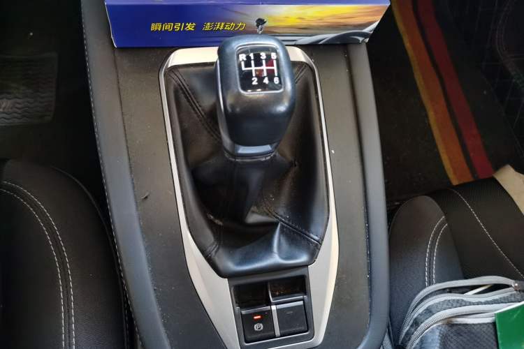 Used JETOUR X70M 2022 1.5T Manual Advanced Partner 7-Seater Gear Lever