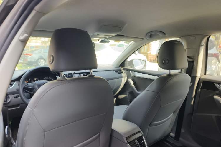 Used Skoda Octavia 2015 1.6L Manual Yijie Edition
