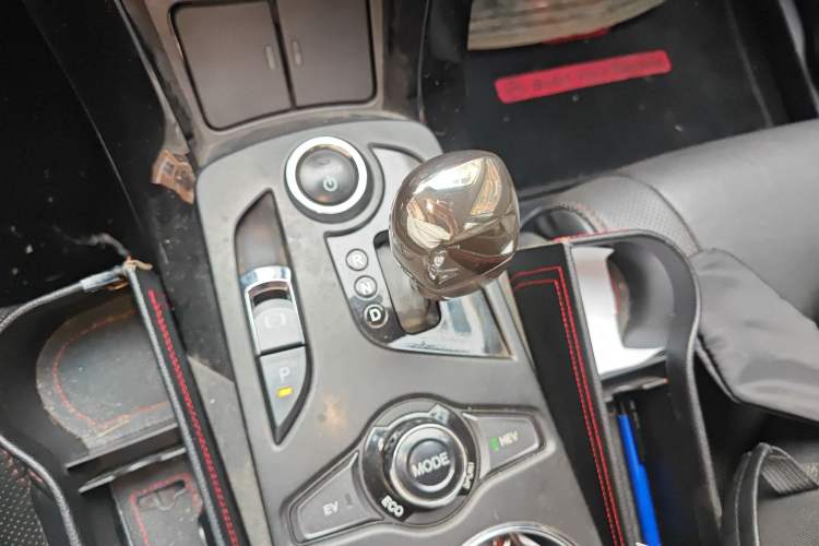 Used BYD Qin New Energy 2014 1.5T Flagship Model Gear Lever