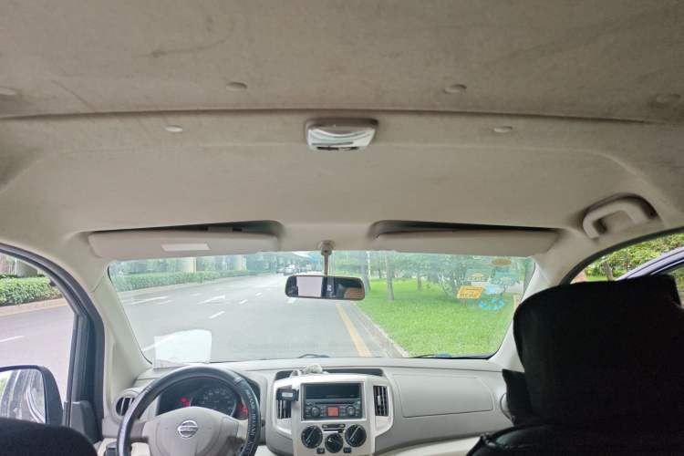 Used Nissan NV200 2016 Revised Version 1.6L Manual Luxury Edition
