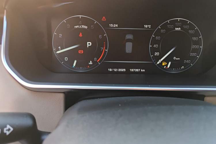 Used Land Rover Range Sport 2016 3.0 SC V6 HSE DYNAMIC Odometer Close Up