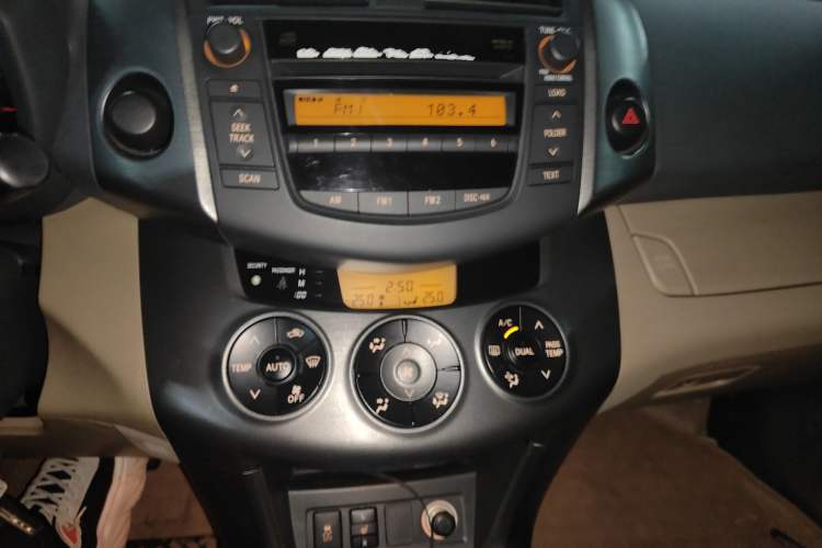 Used Toyota RAV4 2011 2.0L Automatic Luxury Edition