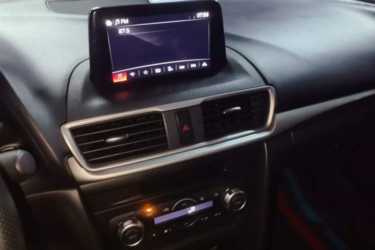 Used Mazda Mazda 3 Axela 2017 Sedan 1.5L Automatic Luxury Model China VI Standard