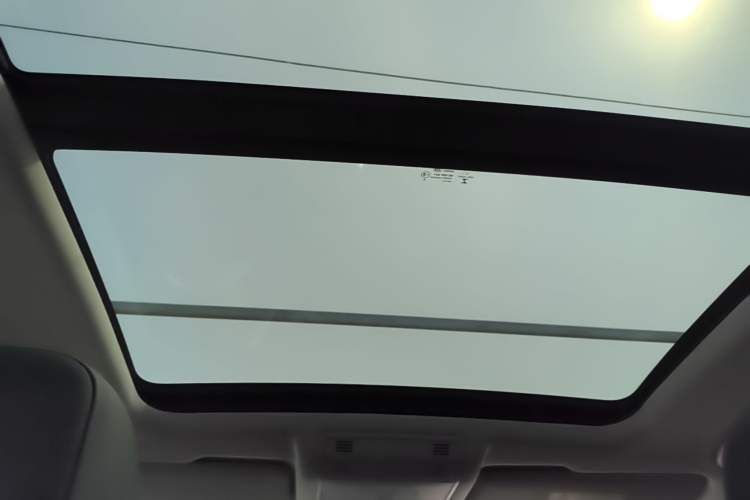 Used Volkswagen T-ROC 2022 280TSI DSG Two-Wheel Drive Comfort PLUS Headliner