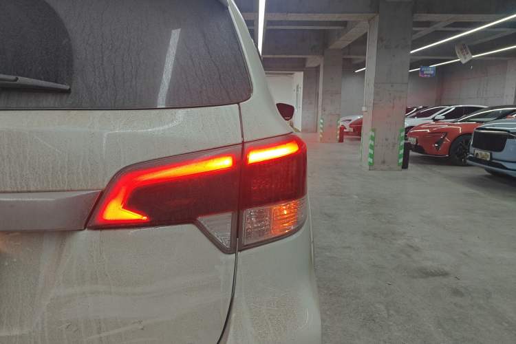 Used Nissan Terra 2020 2.5L XL Upper 4WD Automatic Four-Wheel Drive Luxury Edition Right Rear Taillight