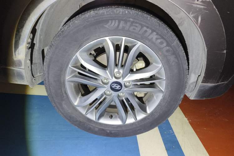 Used Hyundai ix35 2013 2.0L Automatic Two-Wheel Drive Smart GLS China IV Standard
