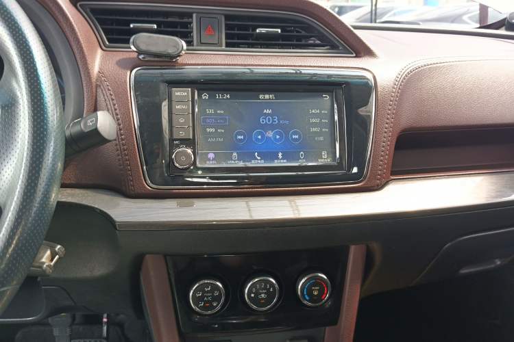 Used Venucia M50V 2017 1.6L XL CVT Luxury Edition