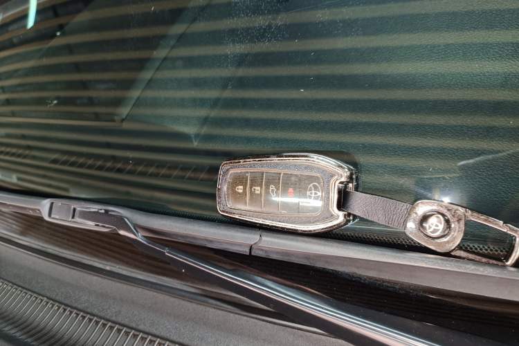 Used Toyota Land Cruiser 2019 5.7L 7-Seater Middle East Version
