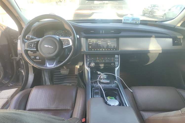 Used Jaguar XFL 2019 XFL 2.0T 250 PS Two-Wheel-Drive Luxury Edition
