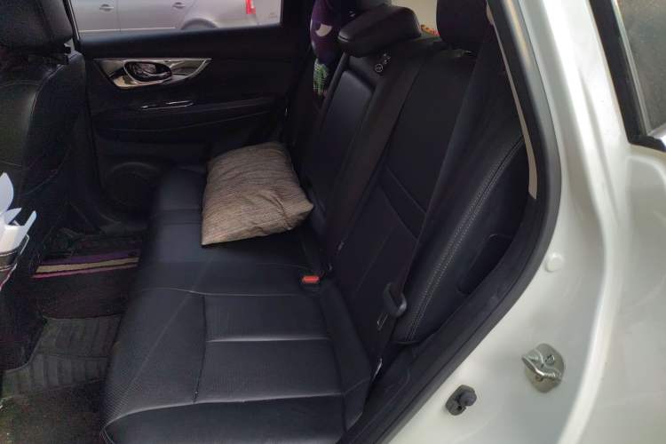 Used Nissan X-Trail 2015 2.0L CVT Comfort MAX Edition 2WD