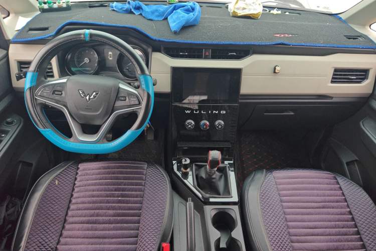 Used Wuling Hongguang PLUS 2019 1.5T Manual Luxury 7-Seater