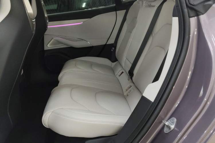 Used Xiaomi Auto SU7 2024 Four-Wheel Drive Ultra-Long Range Advanced Intelligent Driving Max Edition
