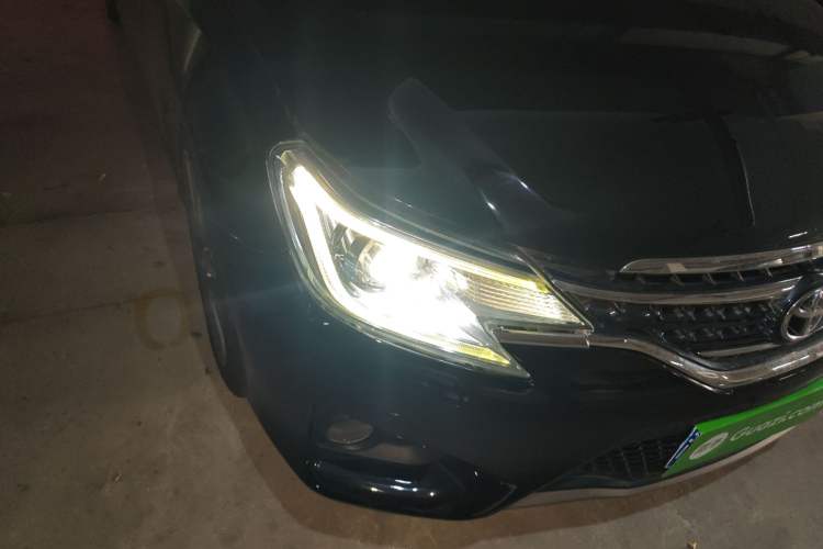 Used Toyota Reiz 2013 2.5V Shangrui Edition Right Front Headlight