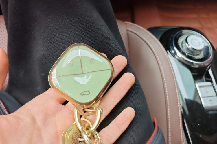 Used Wuling Bingo 2024 333 km Lingxi Connected Version Vehicle Key