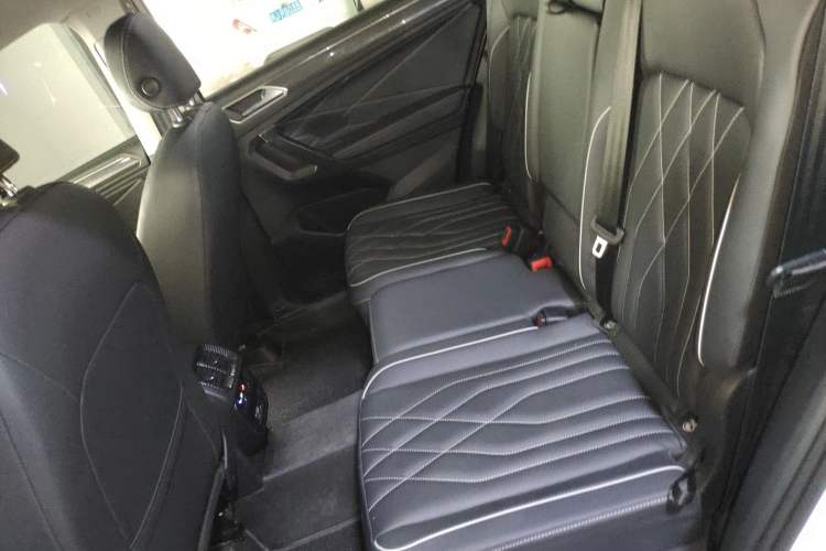 Used Volkswagen Tiguan L 2022 330TSI Automatic Two-Wheel Drive R-Line Enhanced Edition