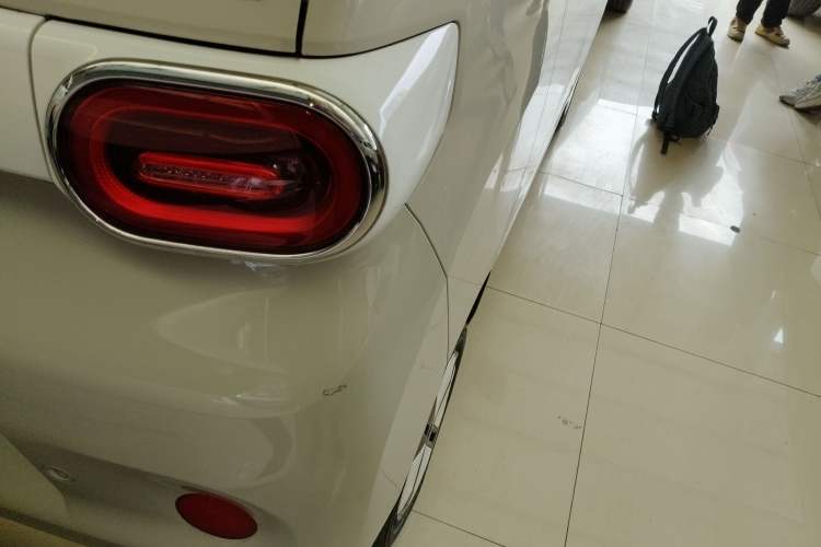 Used Wuling Hongguang MINIEV 2024 3rd Generation 215km Advanced Version Right Rear Taillight