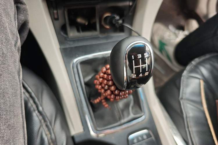 Used Geely Auto Emgrand 2014 Sedan 1.5L Manual Fashion Edition Gear Lever