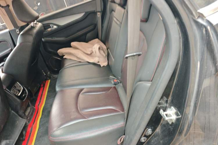 Used Baojun 560 2016 1.8L iAMT Luxury Model Left Rear Seat