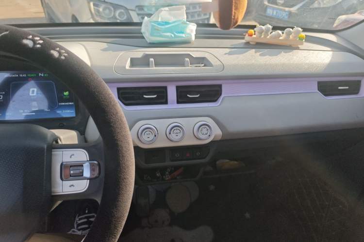 Used Chery QQ Ice Cream 2022 170km Sundae Phosphate Lithium-Ion Audio And AC Panel