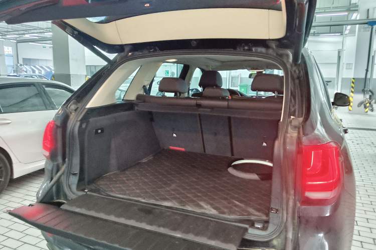 Used BMW X5 2015 xDrive28i
