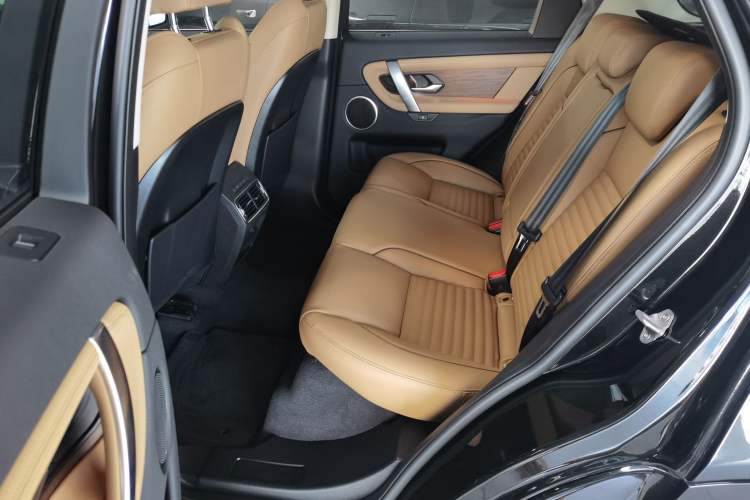 Used Land Rover Discovery Sport New Energy 2023 1.5T P300e Plug-in Hybrid Electric Version Left Rear Seat