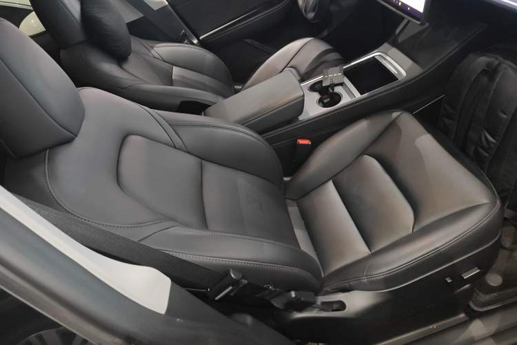 Used Tesla Model Y 2023 Rear-Wheel-Drive Version