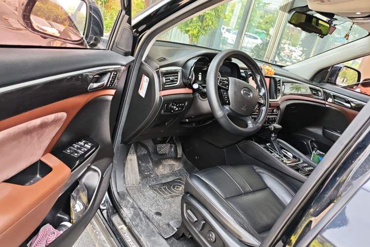 Used GAC Trumpchi GS8 2019 390T Two-Wheel Drive Luxury Smart Connectivity Version (7 Seats)
