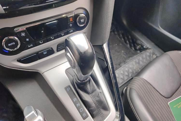 Used Ford Focus 2012 Hatchback 2.0L Automatic Luxury Sport Model
