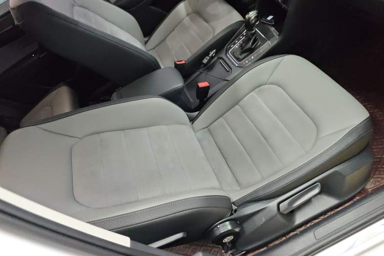 Used Volkswagen Golf Sportsvan 2019 280TSI Automatic Voyage Model China V Standard Right Front Seat