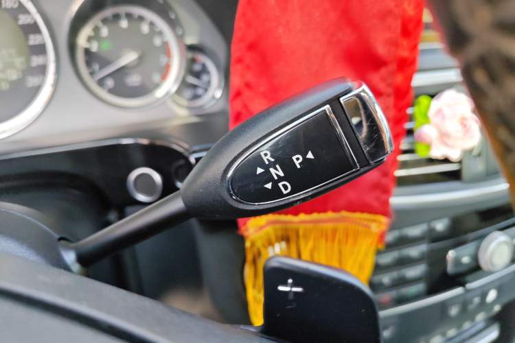 Used Mercedes-Benz E-Class 2011 E 300 L Fashion Prestige Model Gear Lever