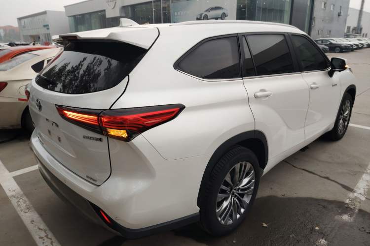 Used Toyota Highlander 2022 Dual-Engine 2.5L Four-Wheel Drive Prestige Version 7 Seats
