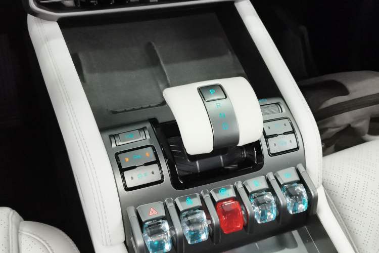 Used Formula Leopard Titanium 3 2025 501KM All-Wheel Drive Intelligent Driving Ultra Version
