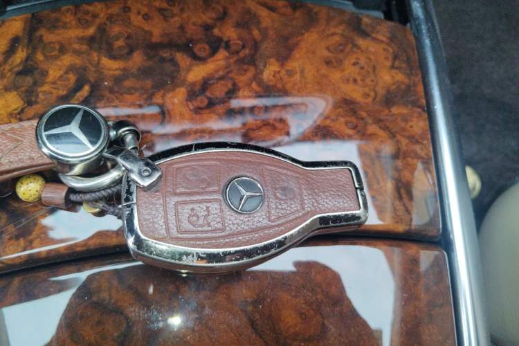 Used Mercedes-Benz R-Class 2011 R 350 L 4MATIC