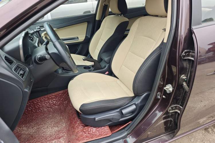 Used Haima Fumei 2014 M5 1.6L Automatic Elite Model Left Front Seat