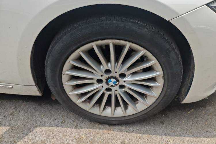 Used BMW 3 Series 2013 Facelift 328Li Luxury Design Package Right Front Wheel Hub