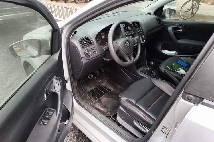 Used Volkswagen Polo 2014 1.4L Manual Fashion Edition Driver Seat