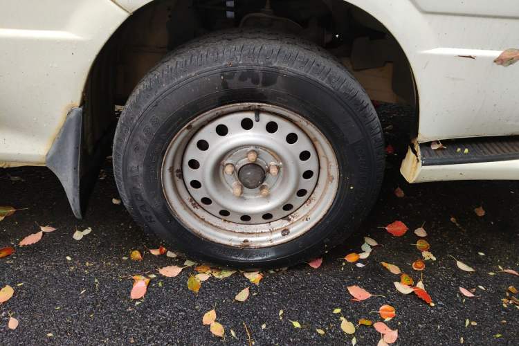 Used Golden Dragon Hiace 2010 2.0T Standard-Wheelbase Advanced Edition D20A Right Front Wheel Hub