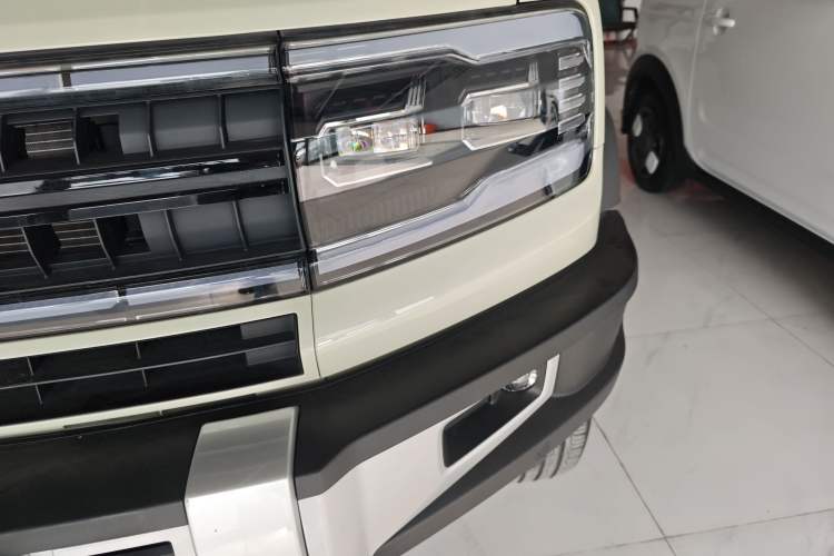 Used Formula Leopard 5 2023 Navigator Edition Left Front Headlight