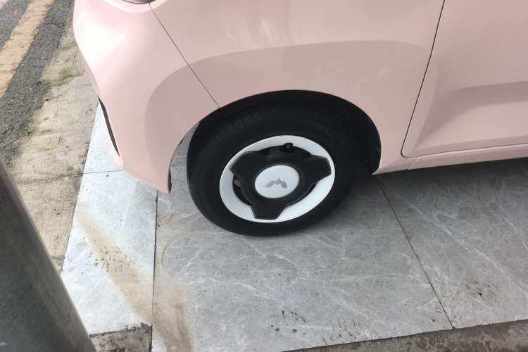 Used Wuling Hongguang MINIEV 2021 Macaron Fashion Model Lithium Iron Phosphate Exterior 4