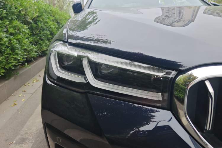 Used BMW 5 Series 2022 Restyled 530Li Leading Edition M Sport Package Right Front Headlight