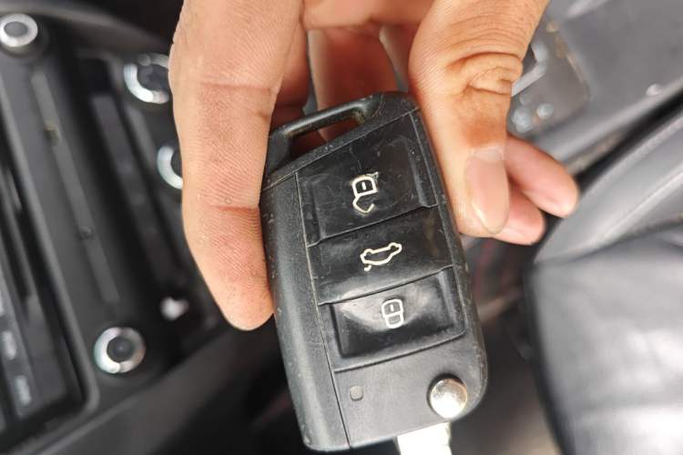 Used Skoda Octavia 2016 1.6L Automatic Smart Drive Edition Vehicle Key