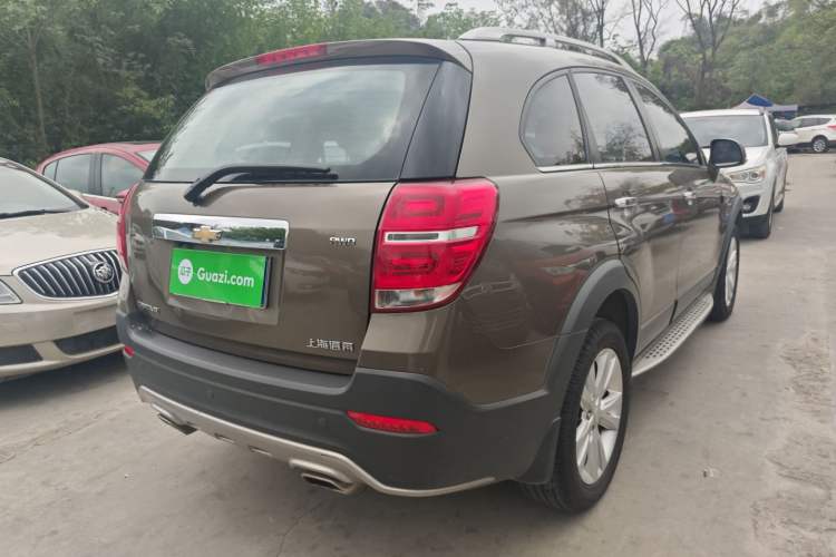 Used Chevrolet Captiva 2015 2.4L 4x4 Flagship Edition 7-Seater