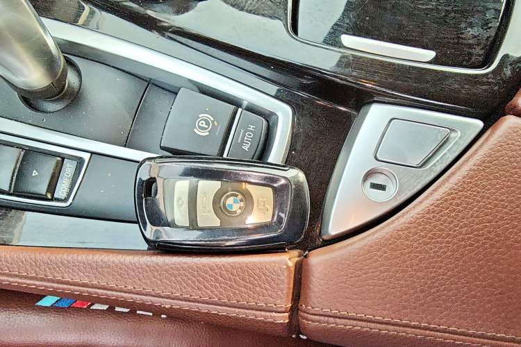 Used BMW 5 Series 2014 528Li xDrive Premium Edition