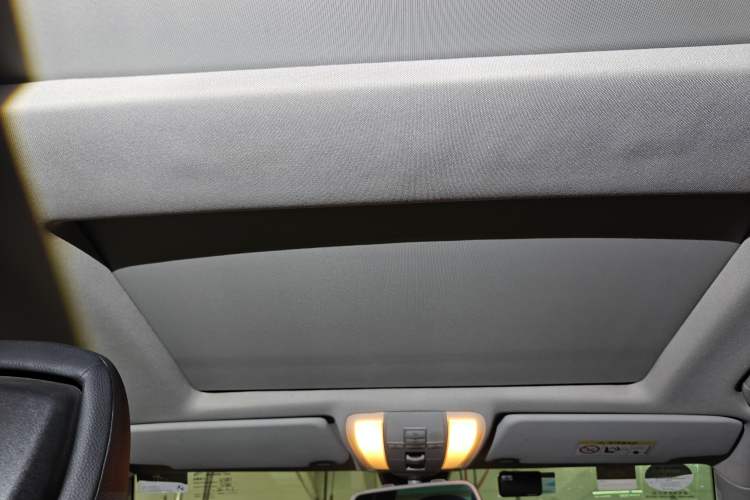 Used Mercedes-Benz GLK-Class 2013 GLK 300 4MATIC Dynamic Sunroof Model