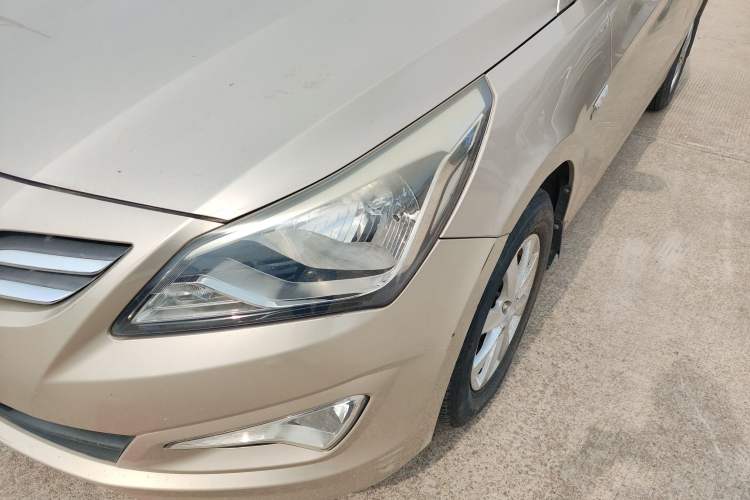 Used Hyundai Verna (older generation) 2014 1.4L Manual Smart GLS Trim
