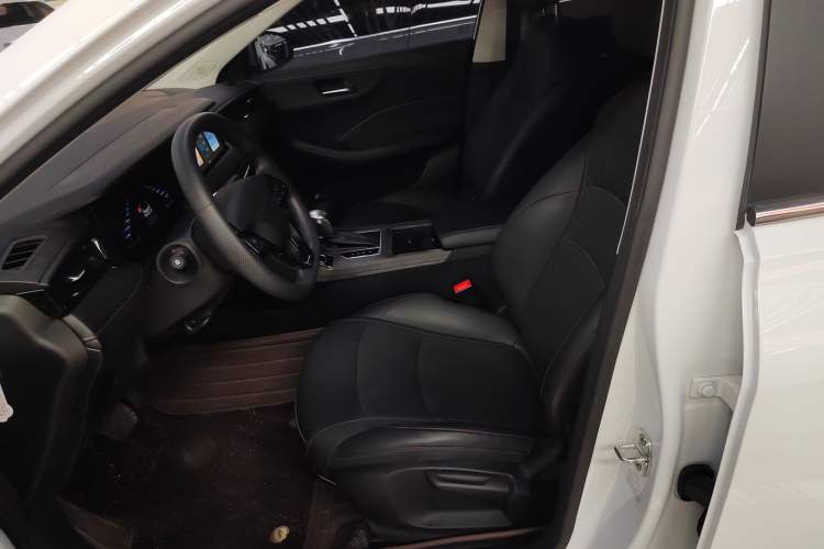 Used Roewe i5 2026 Model 1.5L CVT Luxury Version