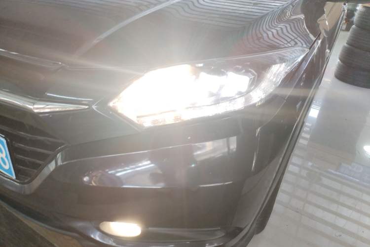 Used Honda Vezel 2016 1.8L CVT Front-Wheel Drive Pioneer Edition