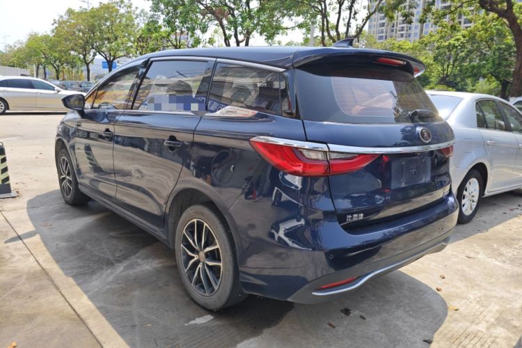 Used BYD Song MAX 2017 1.5T Manual Smart Connect Luxury 7-Seater