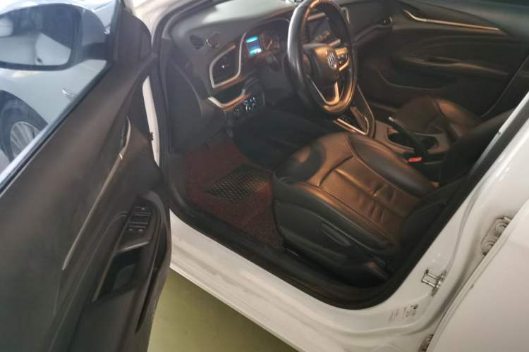 Used Buick GT 2016 15N Automatic Luxury Edition Driver Seat